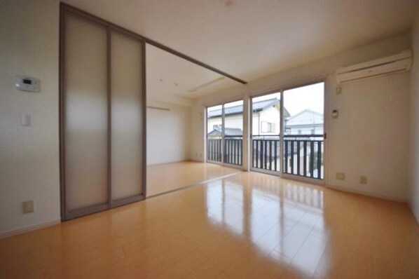 ヴェルドミールSAKAEの物件内観写真